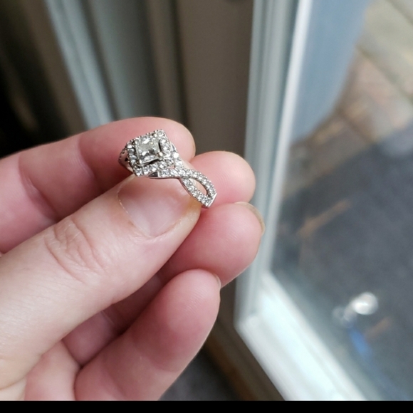 leo diamonds Jewelry - Authentic leo diamond engagement ring